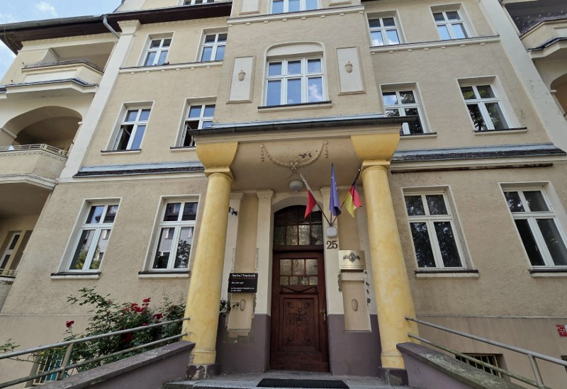 Kamienica przy ul. Powstańców Śląskich 25 w Opolu, siedziba kancelarii